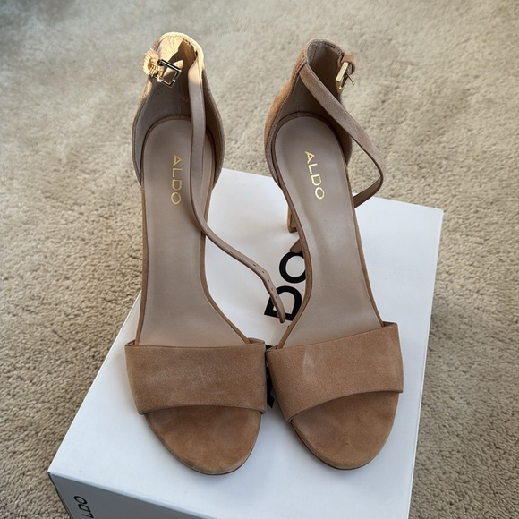 Aldo Tan Heels - Picture 2 of 5